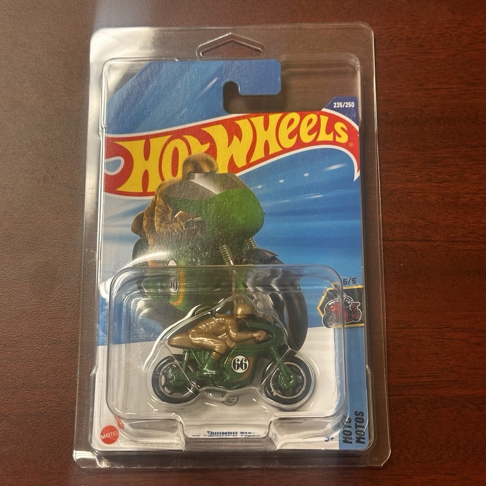 Hot Wheels Super Treasure Hunt 2025 1966 TRIUMPH TIGER 100 Diecast Moto New‎